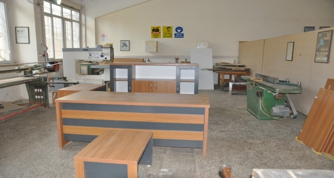 Bu okul hem üretiyor, hem öğretiyor, hem de kazandırıyor