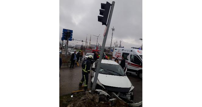 Erciş’te trafik kazası: 3 yaralı