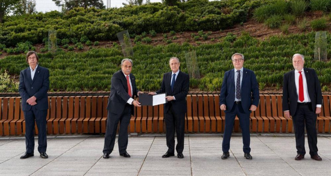 Real Madrid'de Florentino Perez yeniden başkan