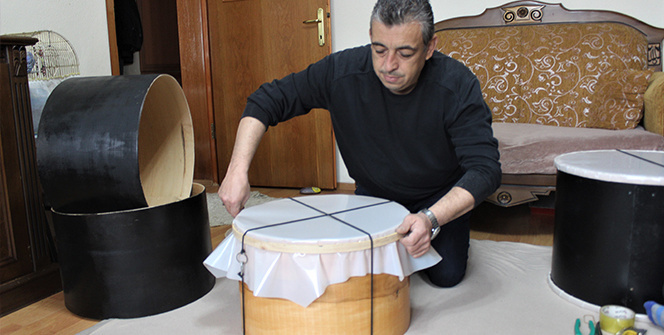 Patlayan davuluna usta bulamadı, meslek sahibi oldu