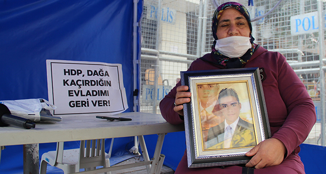 Evlat nöbetine katılan anne: &#039;Benim evladımı HDP kaçırmıştır&#039;