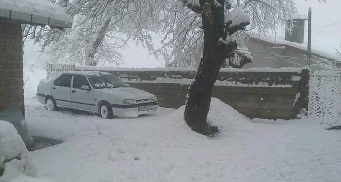 Zonguldak&#039;ta Nisan ayında 30 santimetre kar yağdı