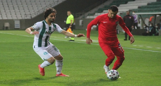 TFF 1. Lig: GZT Giresunspor: 1 - Ankara Keçiörengücü: 1 (İlk yarı sonucu)