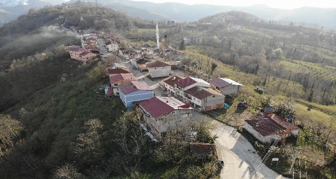 Karadeniz fıkrası gibi mahalle: Komşular 2 dakika farkla iftar açıyor