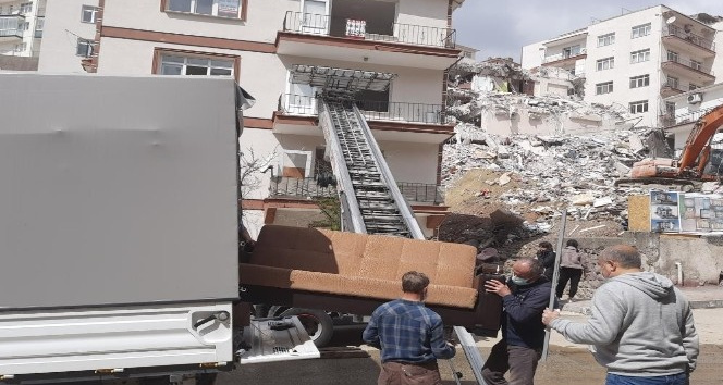 Açelya Apartmanı mağdurlarına 2 bin 500 lira kira yardımı