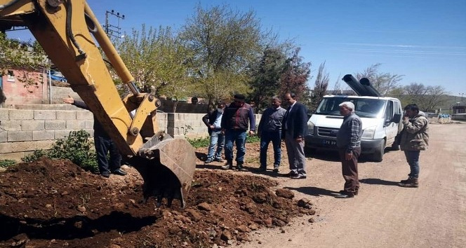 Köylerde yol yapımını başladı