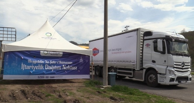 Ordu’da yolda kalanlara Büyükşehir’den iftar