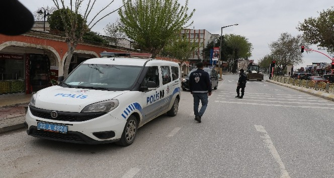 Hafta sonu kısıtlaması sonrası kent sessizliğe gömüldü