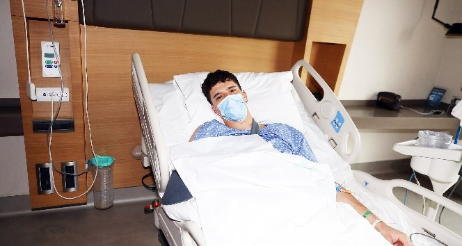 Altay Bayındır ameliyat oldu