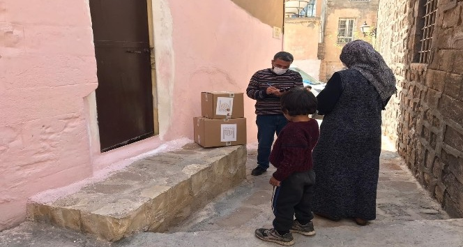 Mardin’de ihtiyaç sahiplerine gıda kolisi dağıtımına başlandı