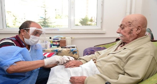 Düzce’de 2 bin 459 kişiye evde bakım maaşı verildi