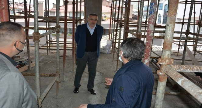 Bulancak’ta yeni hizmet binası yapılırken, eskisi yıkılıyor