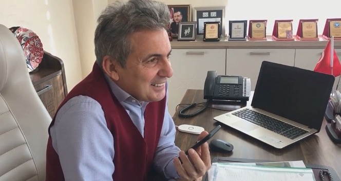 11 yaşındaki Dilek, bağışı ile Başkan Aksoy’u duygulandırdı