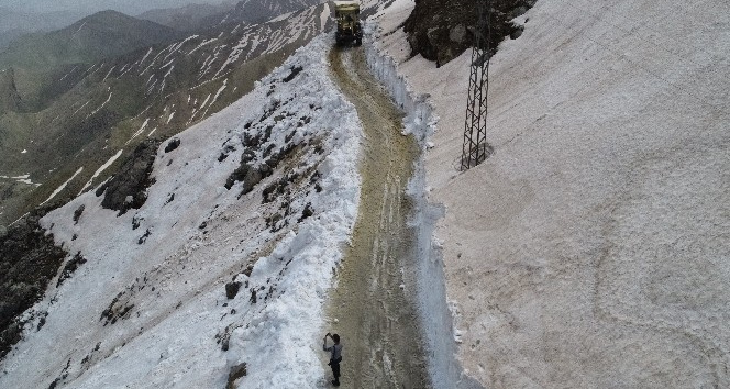 Yaz mevsiminde 5 metre kar