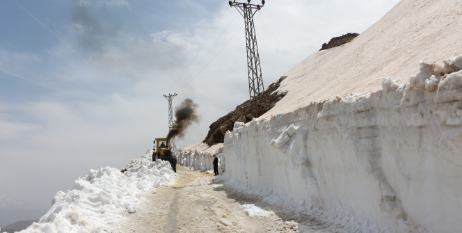 Nisan ayında 5 metre kar