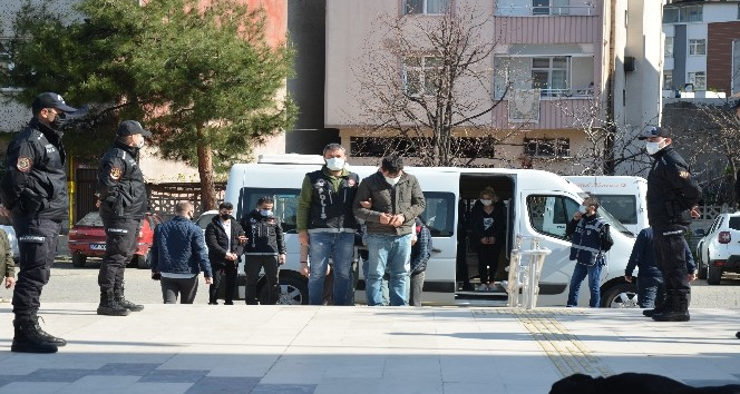 Uyuşturucu operasyonunda yakalananlar adliyede