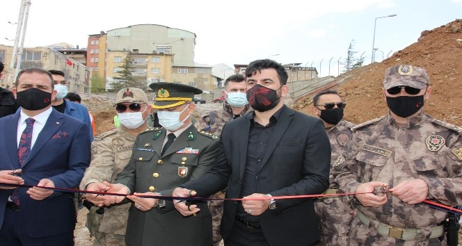 Hakkari’de 72 daireli jandarma konutunun temeli atıldı