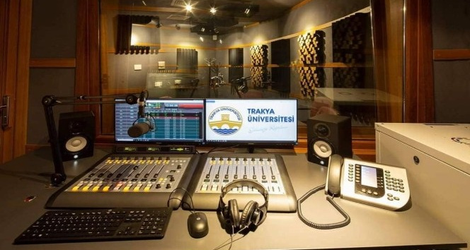 Radyo Günebakan’da mikrofon çocuklarda