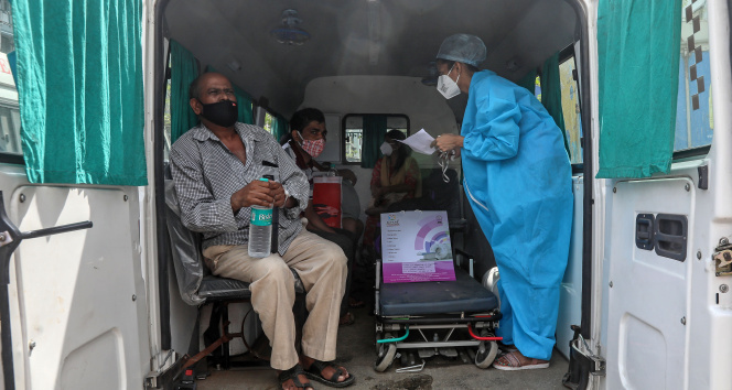 Hindistan&#039;da hastanede yangın: 13 korona hastası öldü