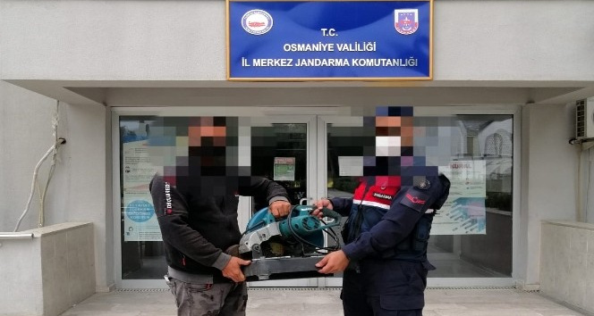 İş yerinden demir kesme makinesi çalan şahıs yakalandı