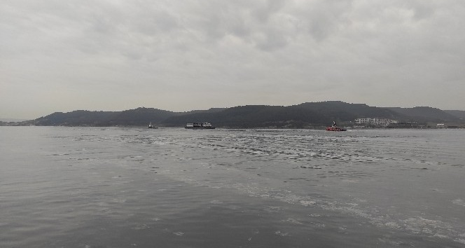 Çanakkale Boğazı’ndan apartman geçti