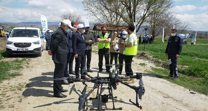 Dodurga’da çeltik tarlaları drone ile ilaçlandı