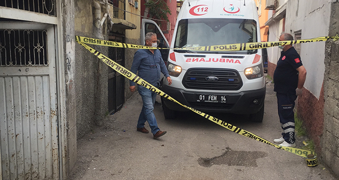 Tüfekle şaka yaparken arkadaşını öldürdü