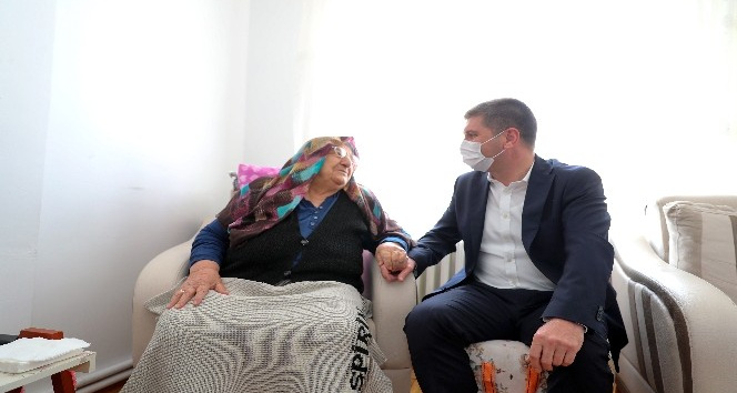 101 yaşındaki Hacer nineye doğum günü sürprizi