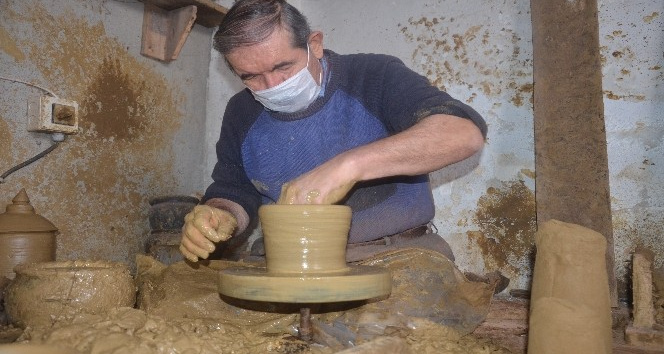 68 yıllık çömlek ustası kazada hayatını kaybetti