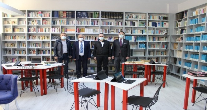 Kırklareli’nde ’3D Teknolojik Kütüphane’ açıldı