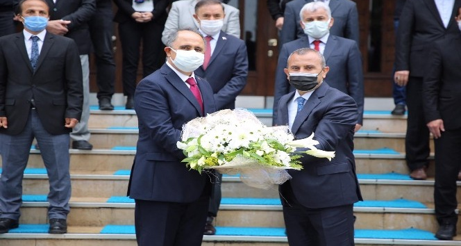 Emekliye Ayrılan Vali Yardımcısı Ballı, törenle uğurlandı