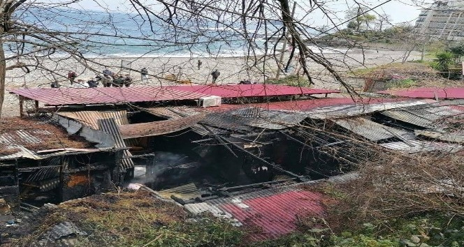Giresun’da Çerkez plajında yangın çıktı