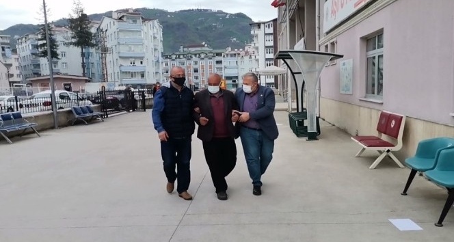 Kaymakam, aşı yaptıracak görme engelli vatandaşa araç tahsis etti
