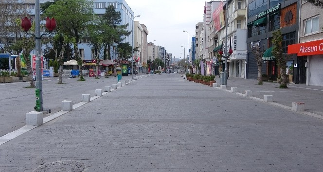 17 günlük kısıtlama başladı, Uşak’ta sokaklar boş kaldı