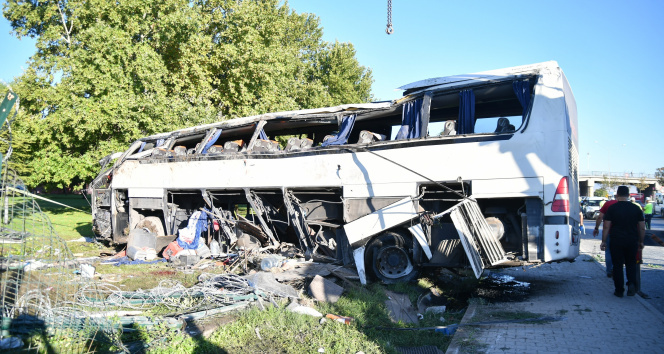 İki kişinin hayatını kaybettiği otobüs kazası davası ertelendi