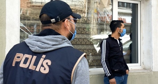Karantina firarisi markete giderken yakalandı, polislere “Artık ekmek de yemeyeceğim"dedi