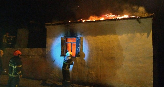 Milas’ta ev yangını: 1 yaralı