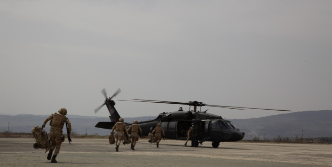 Bakan Akar: 'Pençe-Şimşek ve Pençe-Yıldırım operasyonlarında şu ana kadar 46 terörist etkisiz hâle getirildi'