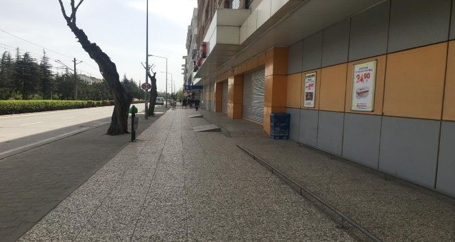 Eskişehir’de caddeler boş kaldı