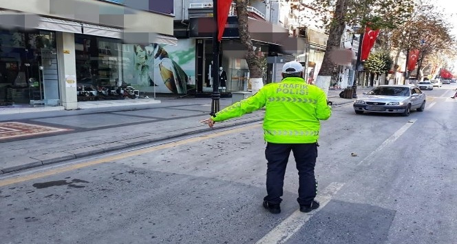 Kısıtlamada dışarı çıkanlar polisten kaçamadı