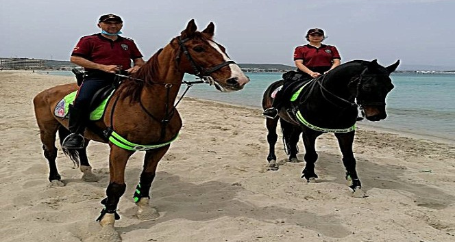 Çeşme Emniyetine 2 atlı polis ile 2 eğitimli köpek takviyesi