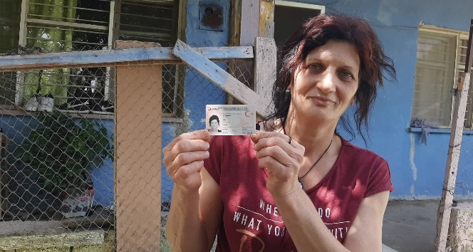 25 yıldır Türkiye’de kaçak yaşayan Rumen geline vatandaşlık yolu açıldı