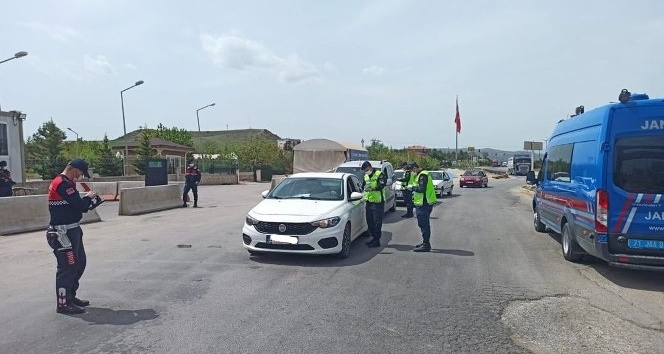 Kırıkkale’de kısıtlamayı ihlal edenlere 58 bin lira ceza