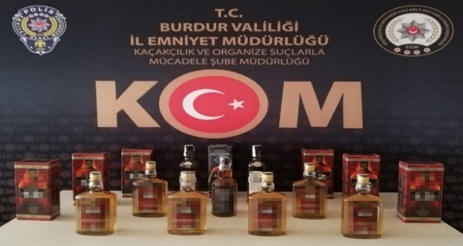 Burdur’da litrelerce kaçak içki ve 813 adet cinsel performans arttırıcı ürün ele geçirildi