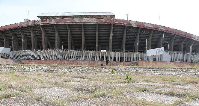 Harabeye dönen Cebeci İnönü Stadyumu, yıkılacağı günü bekliyor