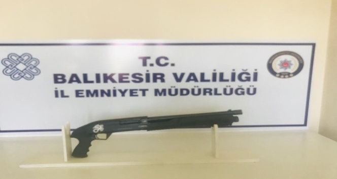 Balıkesir’de polis 15 şahsı gözaltına aldı