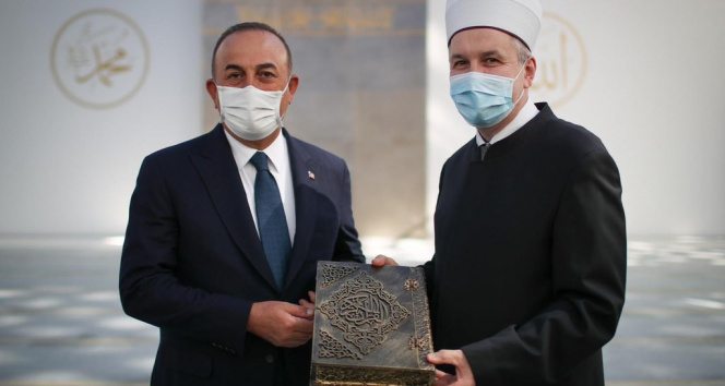 Bakan Çavuşoğlu&#039;ndan Lübliyana Camisi ve İslam Kültür Merkezi&#039;ne ziyaret