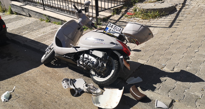 Maltepe&#039;de otomobil ile motosiklet çarpıştı: 1 ağır yaralı