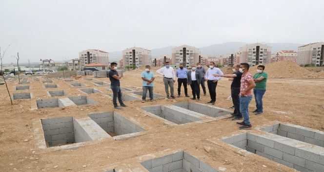 Başkan Özdemir yeni mezarlıkta inceleme yaptı