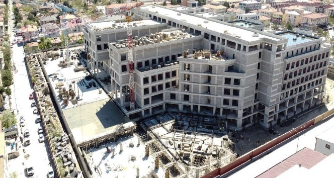 Erzincan’da 500 yataklı devlet hastanesinin inşaatı hızla yükseliyor